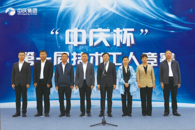 領(lǐng)導(dǎo)合影_副本.jpg 領(lǐng)導(dǎo)合影_副本.jpg